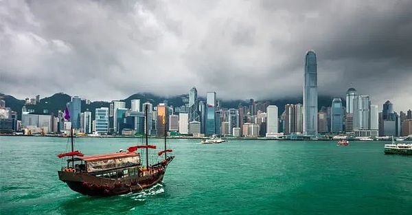 加密货币市场观察：比特币蓄势待发，山寨币暗流涌动